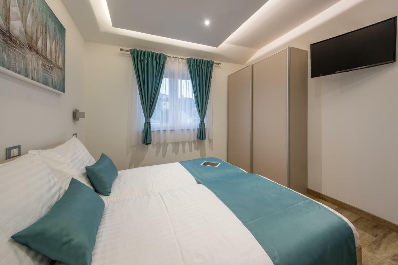 Viras Luxury Holiday Pula Exterior photo